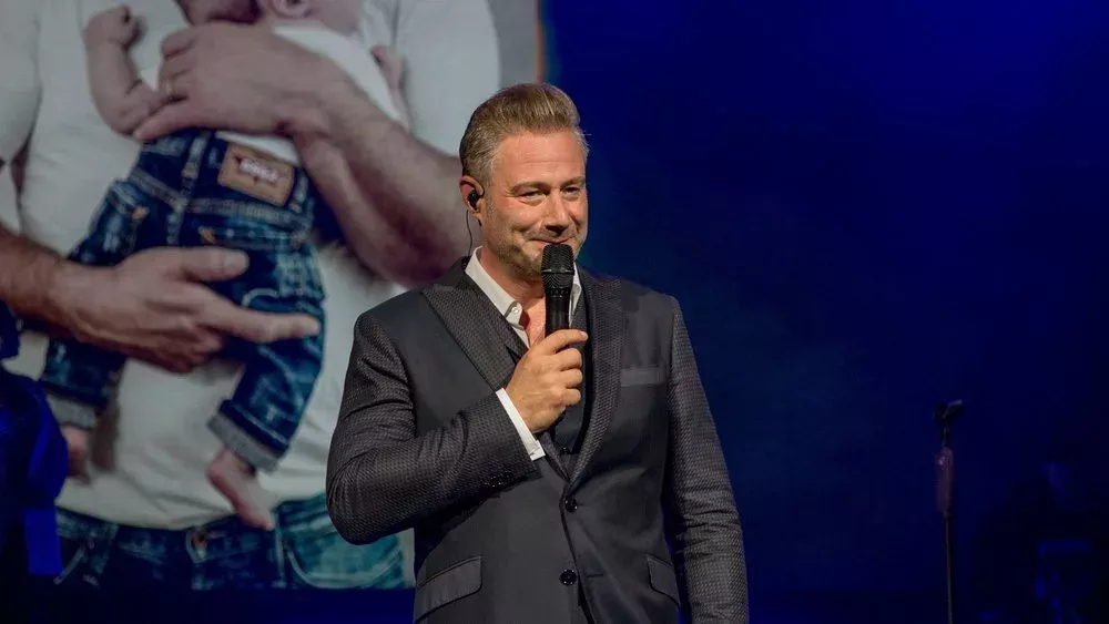 "Mit Tränen in den Augen": Sasha muss seine Tour verschieben