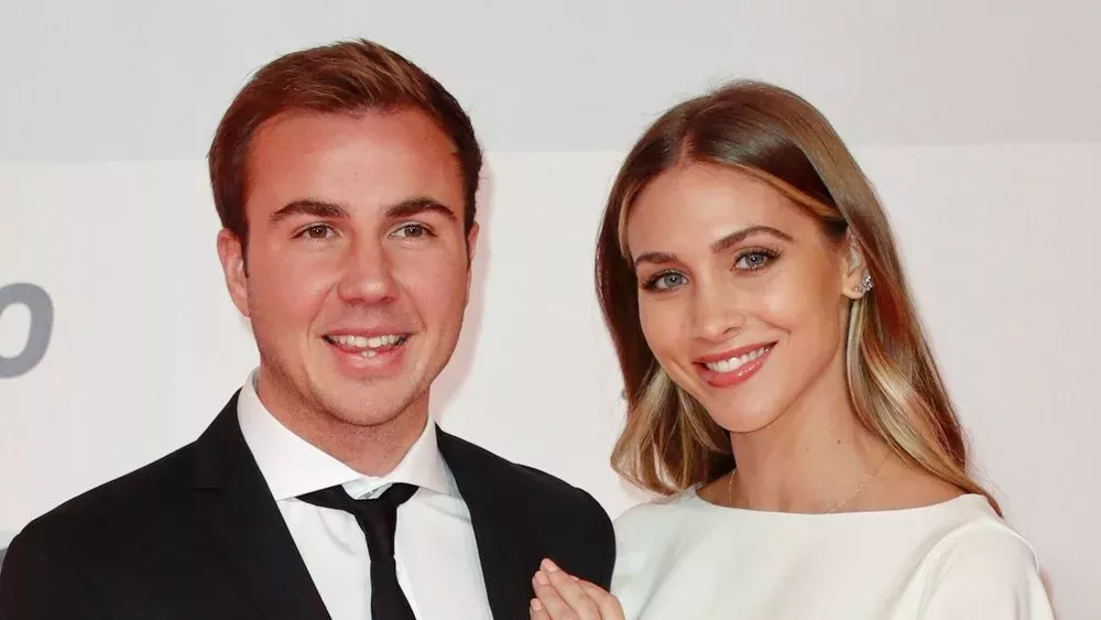 Ann-Kathrin und Mario Götze sind nach der Geburt nicht mehr im Krankenhaus