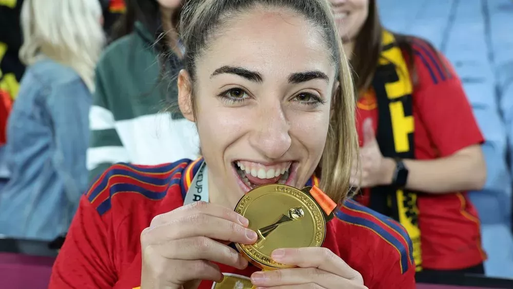 Spaniens Fußball-Star Olga Carmona trauert nach Sieg um ihren Vater
