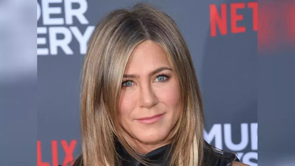 Jennifer Aniston zeigt sich auf Instagram mit grauen Haaren