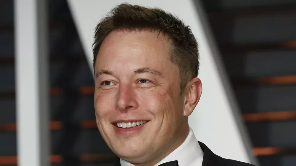 Elon Musk schläft manchmal auf einer Couch im Twitter-Büro