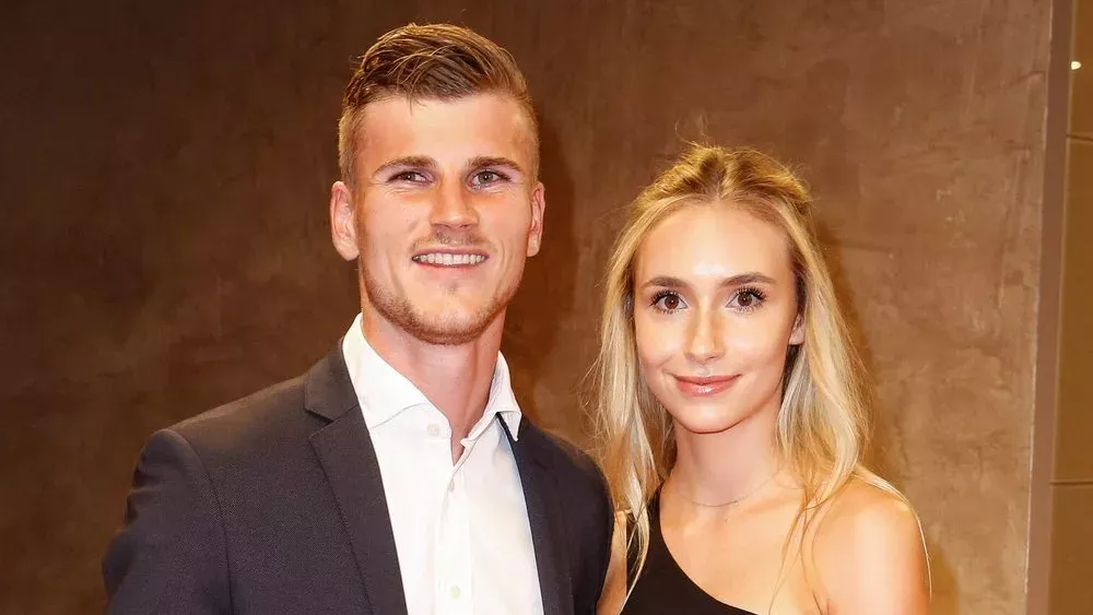 Fußballstar Timo Werner und seine Paula haben sich verlobt