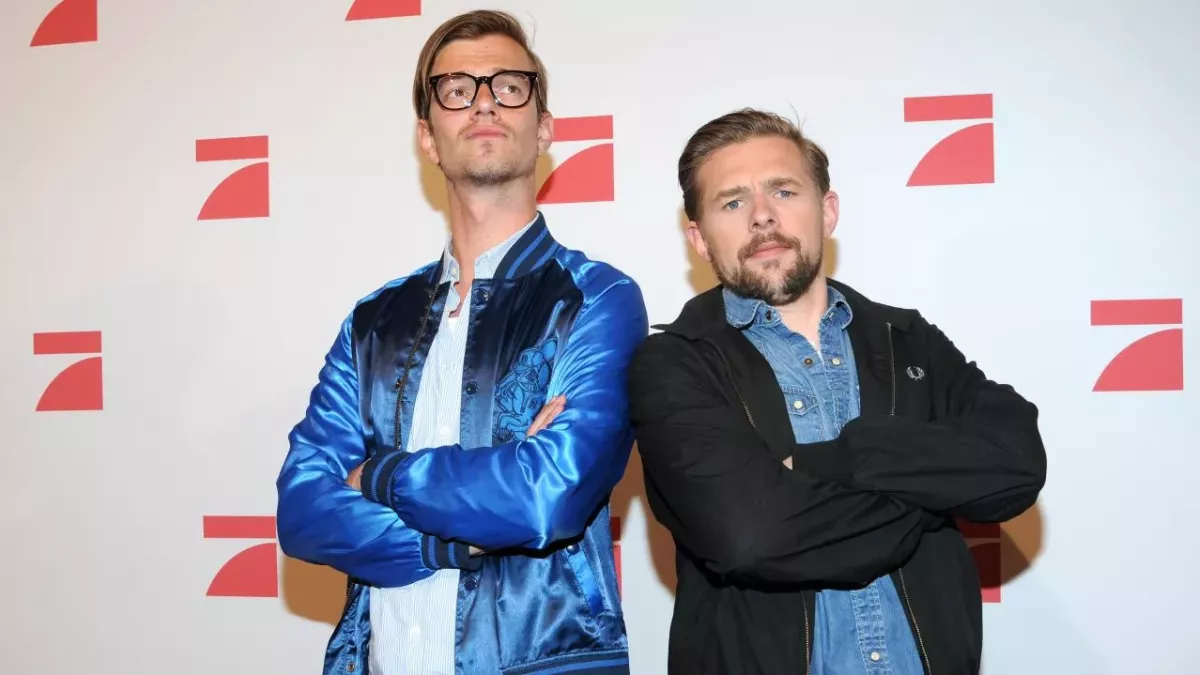 Joko und Klaas machen in ihrer Sondersendung auf den Pflegenotstand aufmerksam