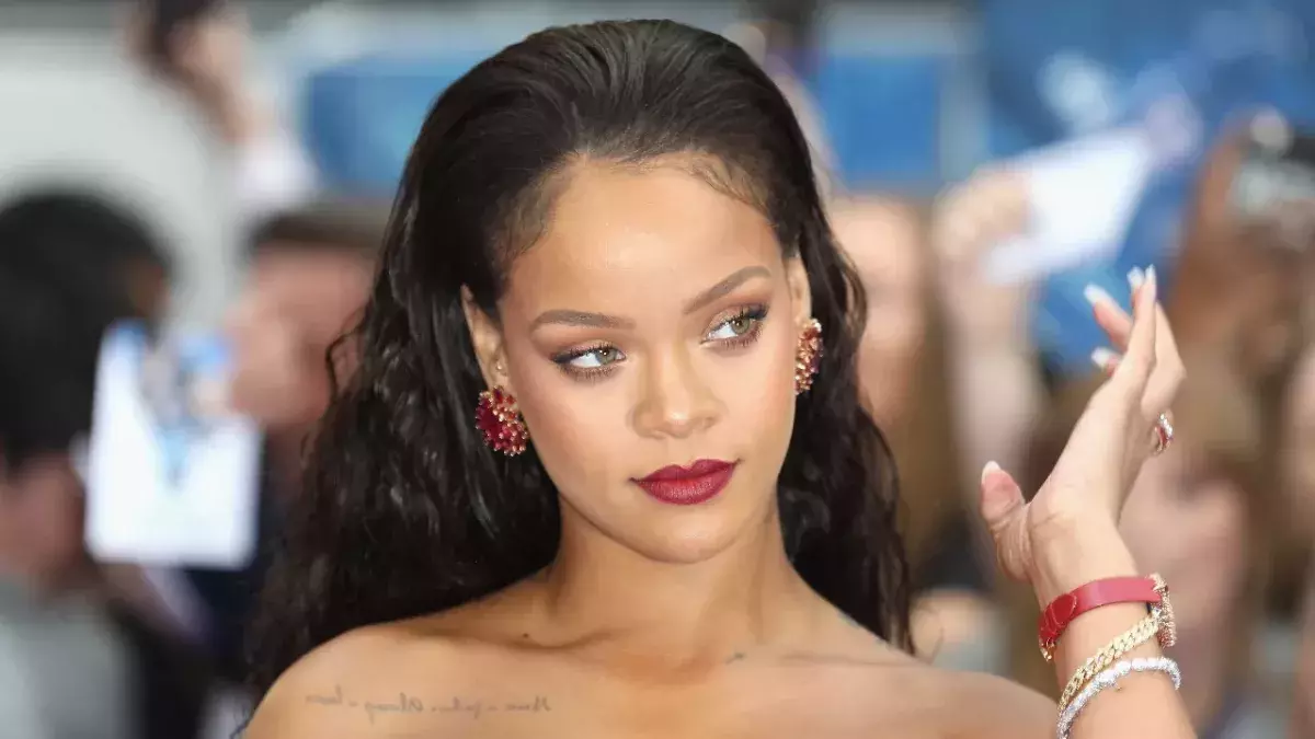 Rihanna: Popo-Blitzer im Pyjama-Look