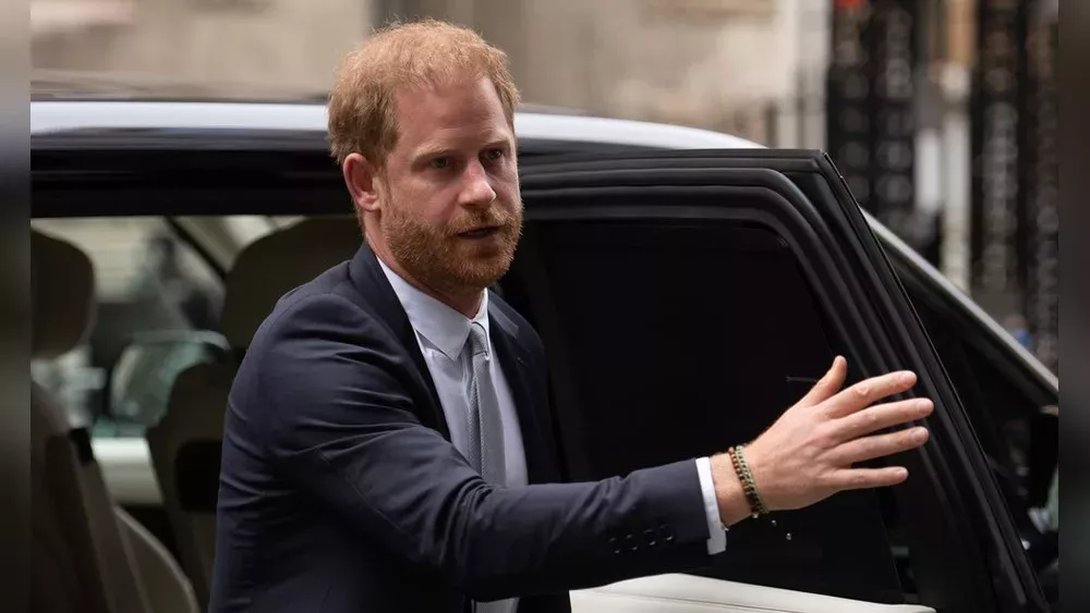 Sorge um Charles & Kate: Erfuhr es Prinz Harry zuerst aus der Presse?