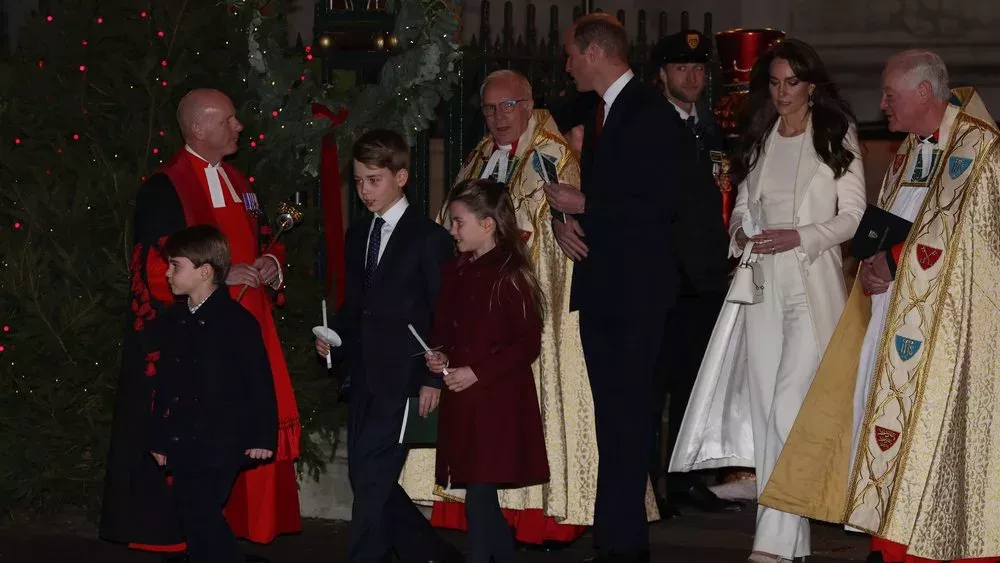 Kate und William mit allen drei Kindern beim Weihnachtskonzert