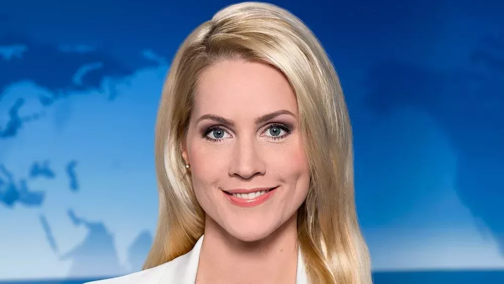 "Tagesschau"-Sprecherin Judith Rakers nimmt Mikro-Panne mit Humor