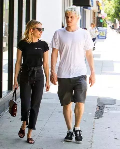 Emma Roberts und Evan Peters @Gettyimages