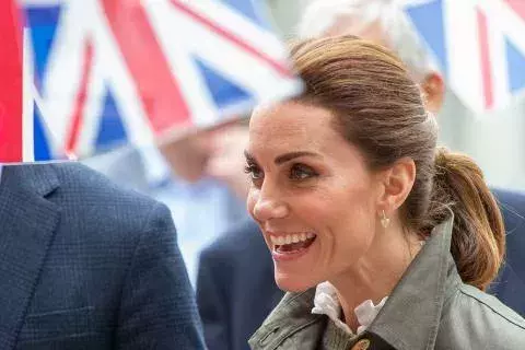 Kate Middleton in einem legeren Look mit XXL-Boots!