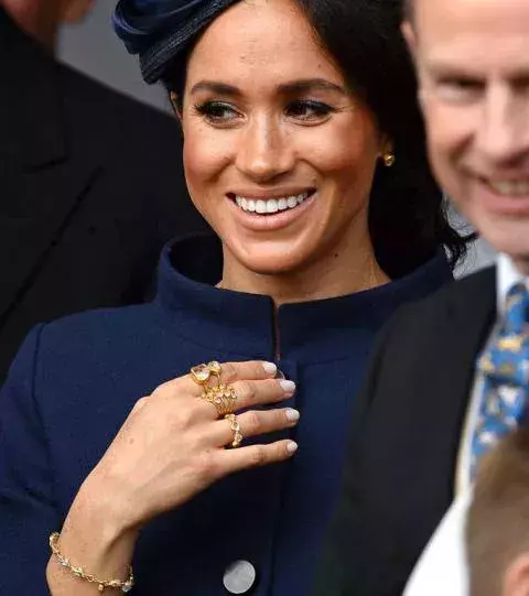 Seit ihrer Hochzeit mit Prinz Harry habe sie Schmuck im Wert von...